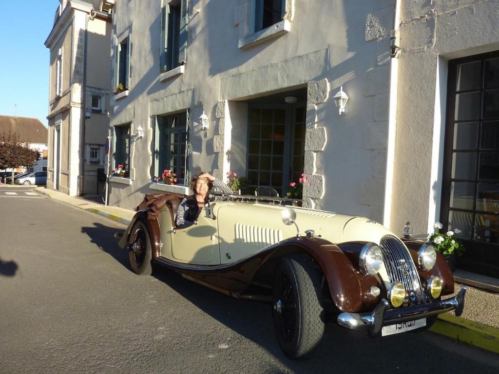 Le Logis B&B  La Trimouille Exterior foto