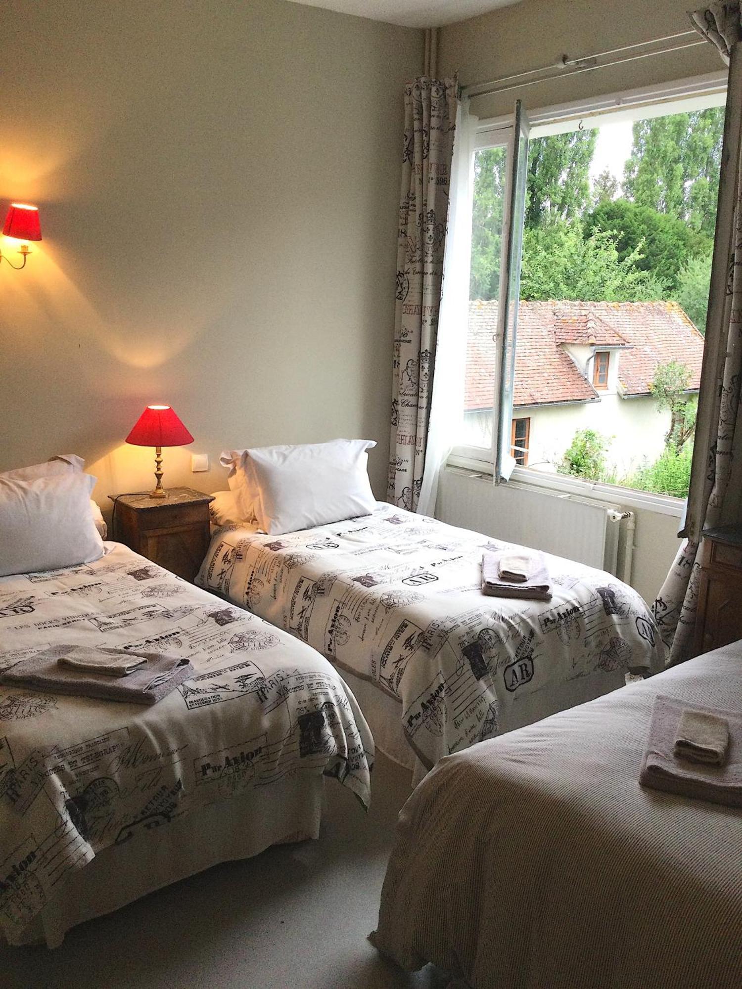 Le Logis B&B  La Trimouille Exterior foto