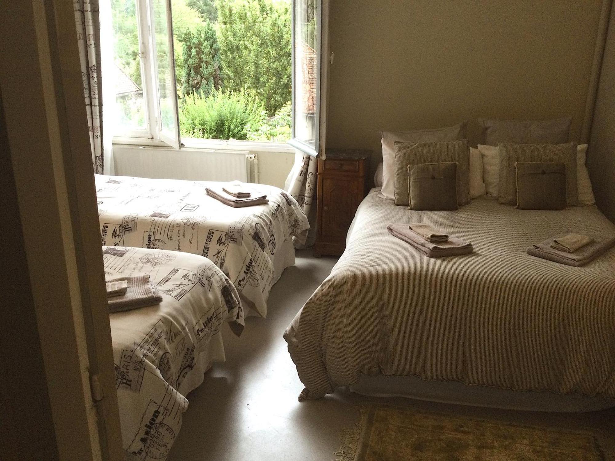 Le Logis B&B  La Trimouille Exterior foto