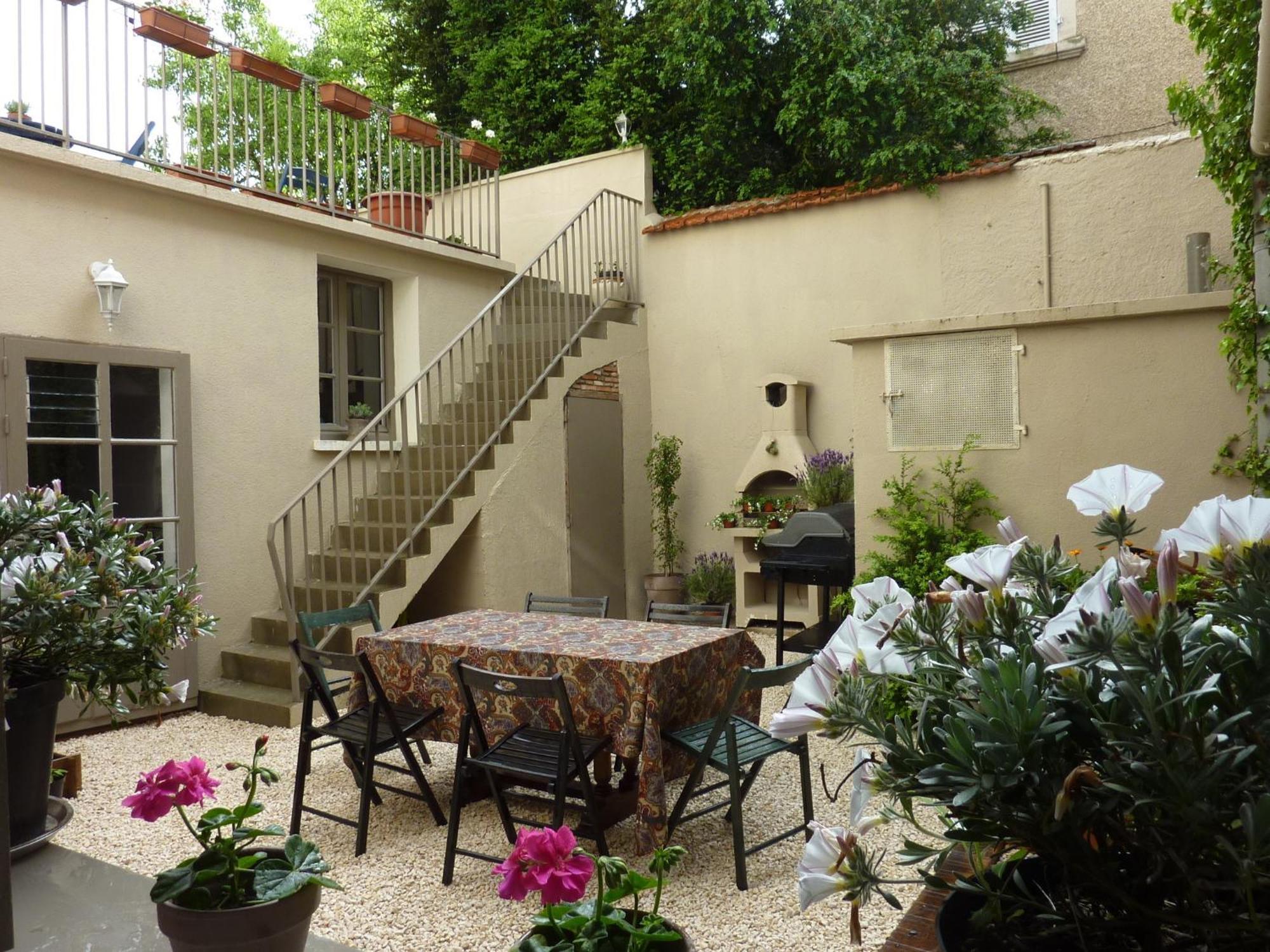 Le Logis B&B  La Trimouille Exterior foto