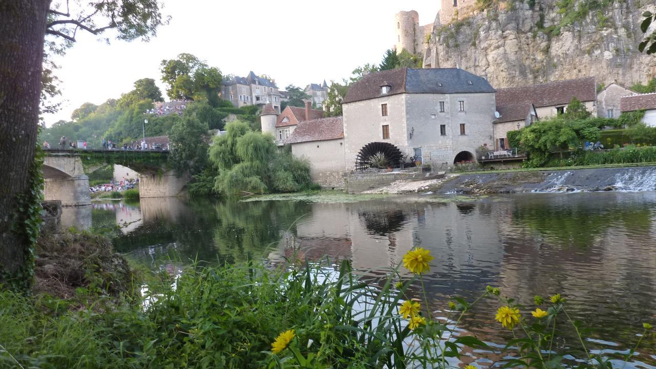Le Logis B&B  La Trimouille Exterior foto